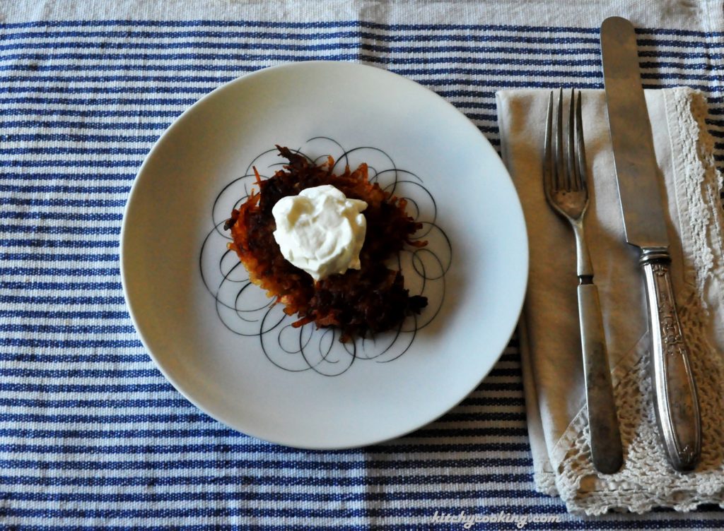 potatoes, potato pancakes, latke, Hanukkah, Chanukah, Apple potato pancakes