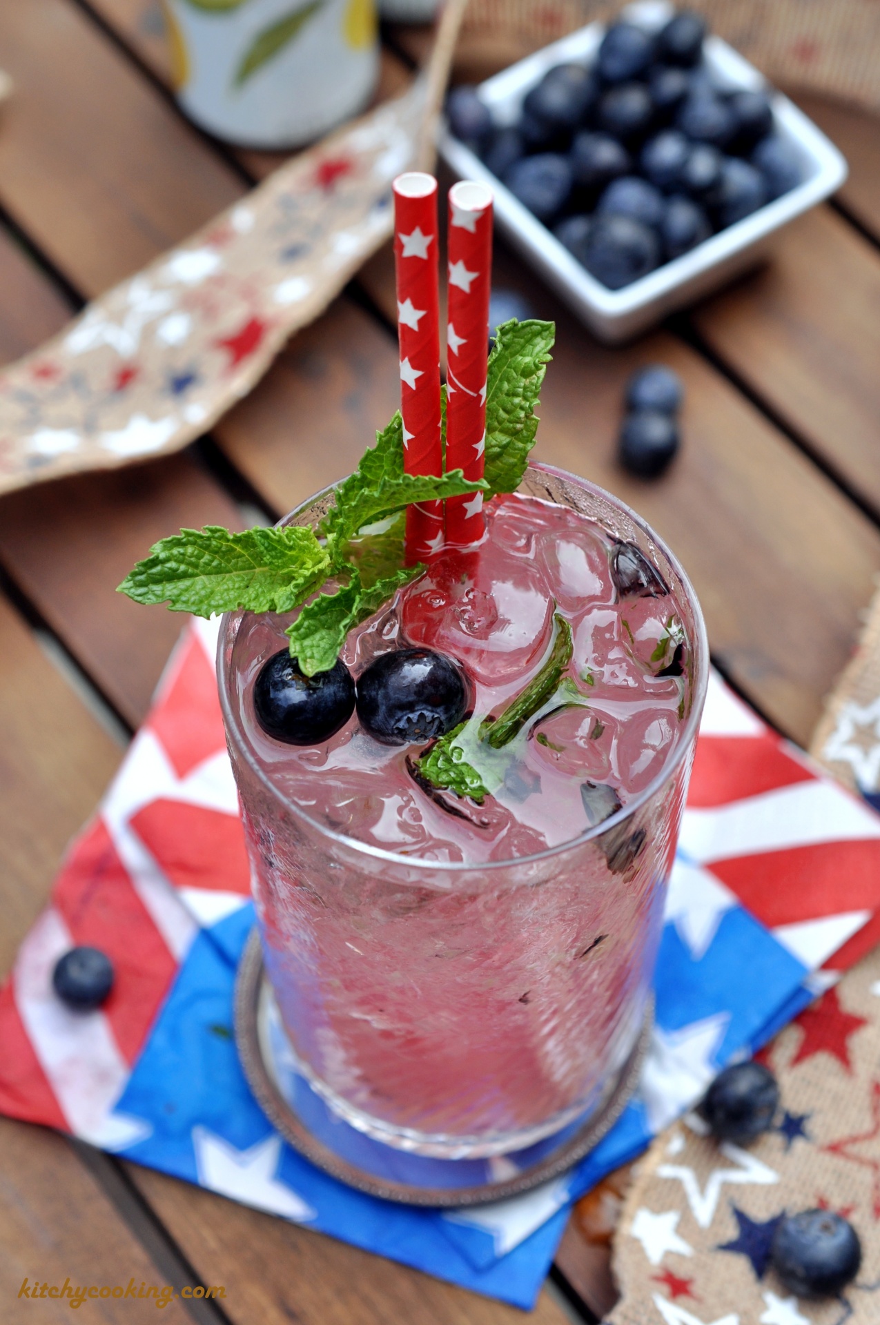 Blueberry Coconut Mojito - Kitchy Cooking