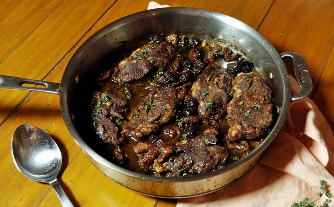 Red Wine Lamb Chops with Dried Fruit
